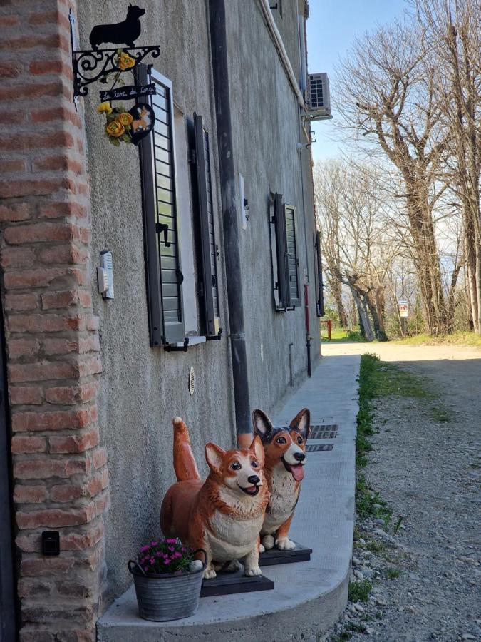 La Tana Dei Corgi Acomodação com café da manhã Moncrivello Exterior foto