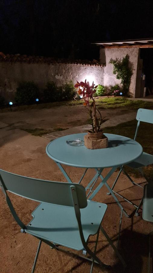 La Tana Dei Corgi Acomodação com café da manhã Moncrivello Exterior foto